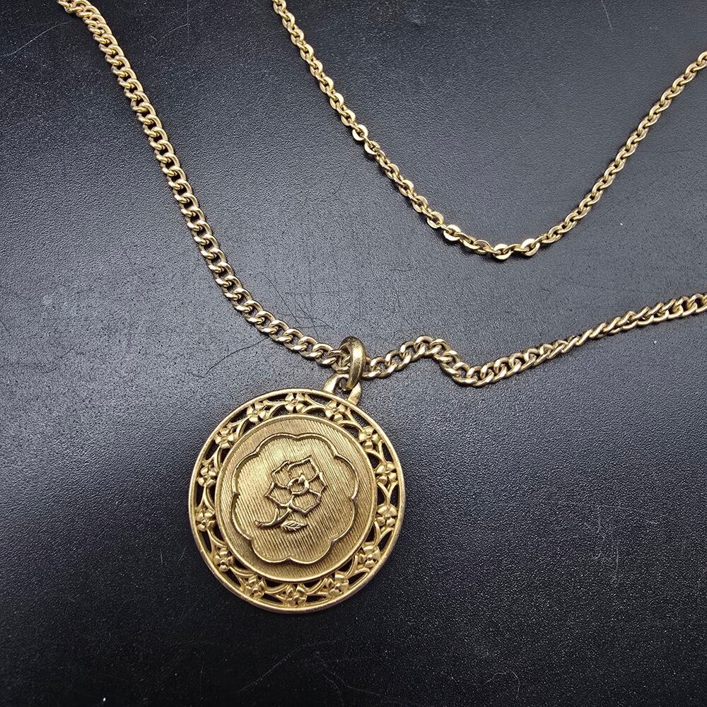 Layered Gold Tone Chain Necklace Flower Pendant Vintage 1970s Jewelry